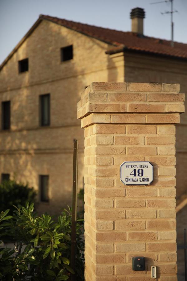 Gasthaus Agriturismo La Fonte Di San Girio Potenza Picena Exterior foto