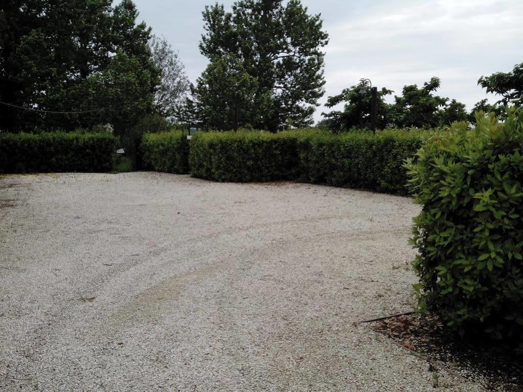 Gasthaus Agriturismo La Fonte Di San Girio Potenza Picena Exterior foto